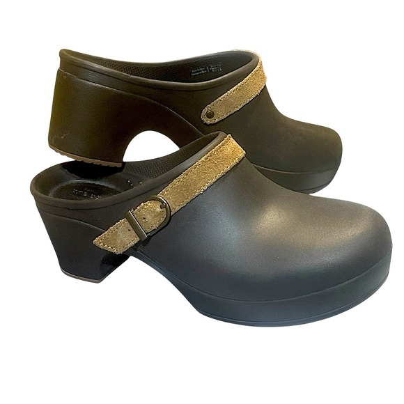 Crocs‎ Sarah Expresso Brown Mule Rubber Block Heel Slip-On Comfy Shoe (W8) - Picture 1 of 11